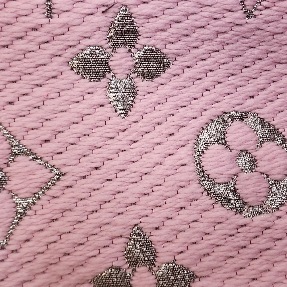 BNEW UNUSED Louis Vuitton Baby Pink Monogram Scarf M70466 - Picture 7 of 12